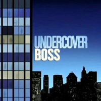 De baas undercover? - Onder zijn bureau!