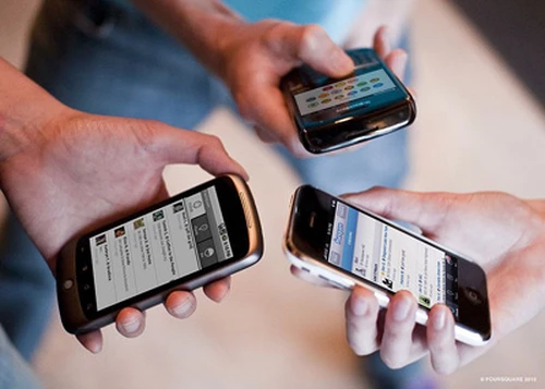 Ik ben (fysiek) aanwezig maar mentaal afwezig...... - Over de smartphone als virtueel gezelschap!