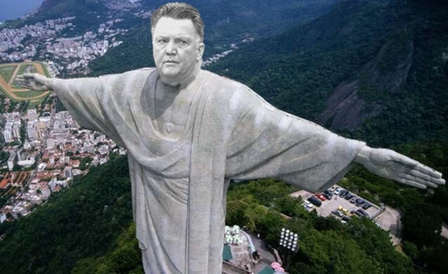 0-wk__louis_van_gaal_als_jesus_beeld(1)