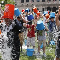 140811-boston-ice-bucket-challenge-1350_26906d39ac7ead702b45e5b7707b8dc6