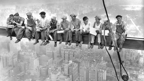 New York Construction Workers Lunching on a Crossbeam