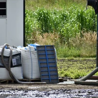 Construction work (Sandbags - tubes)