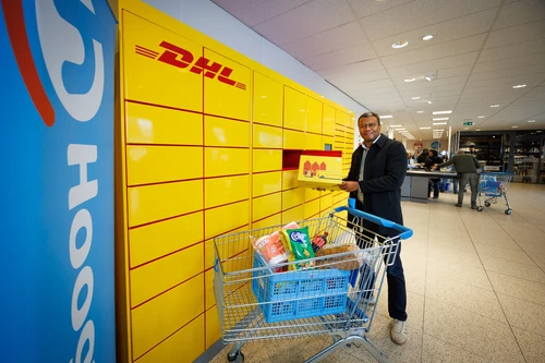 Hoogvliet Supermarkten introduceert DHL Pakketautomaten in filialen