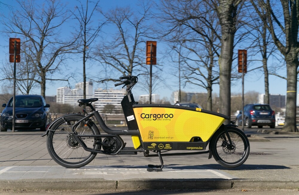 De deelbakfiets in Amsterdam: minder regels, meer ruimte
