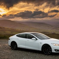 Tesla_Motors_Mountains_439648